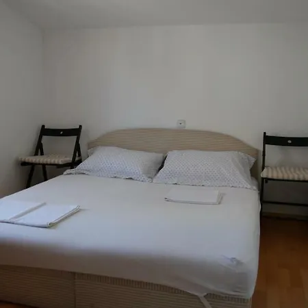 Apartment Meri Ciovo *